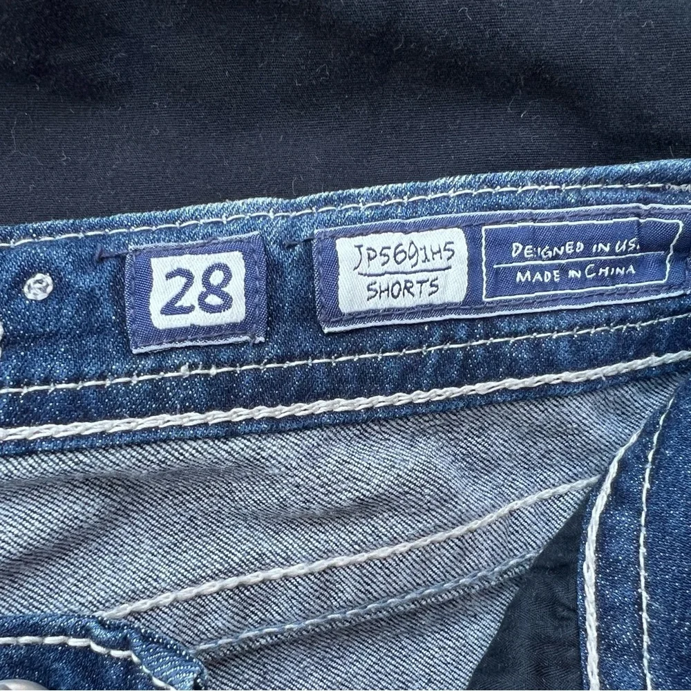 Miss Me Birds and Rhinestone shorts - Picture 6 of 10